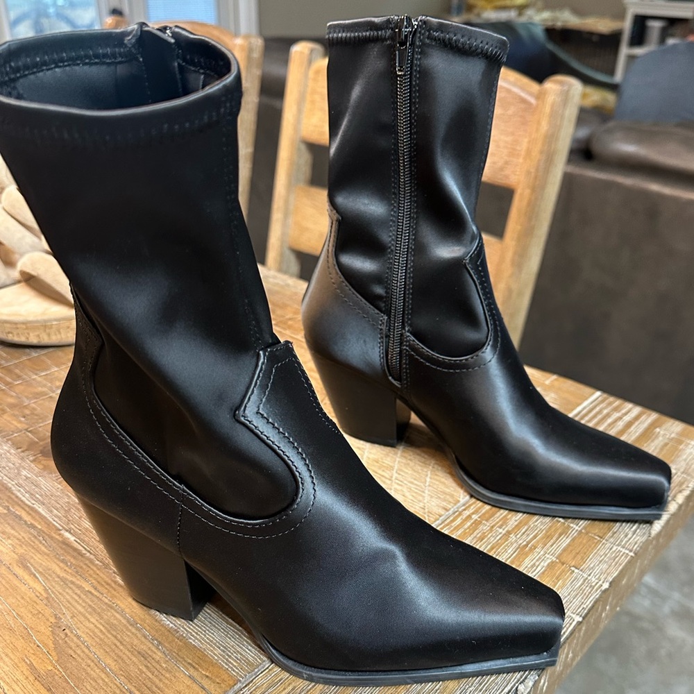 Brand New Gianni Bini Satin Black Boots